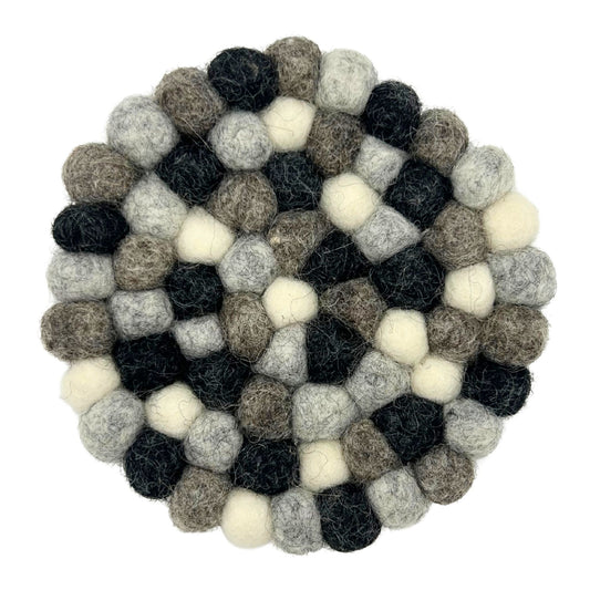 Runde Filzkugel-Untersetzer – 10 cm – Verschiedene Grautöne (4er-Set)