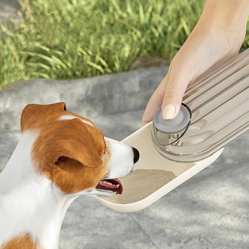 2-in-1 Trinkflasche für Haustiere, tragbarer Wasserspender mit Segment-Design, grün, ideal für Spaziergänge mit dem Hund
