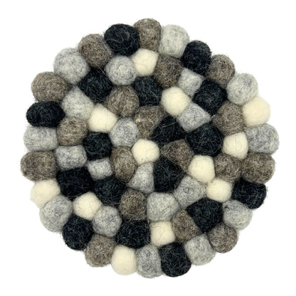 Runde Filzkugel-Untersetzer – 10 cm – Verschiedene Grautöne (4er-Set)