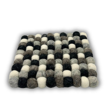 Quadratische Filzkugel-Tischunterlage – 20 cm – Graumix