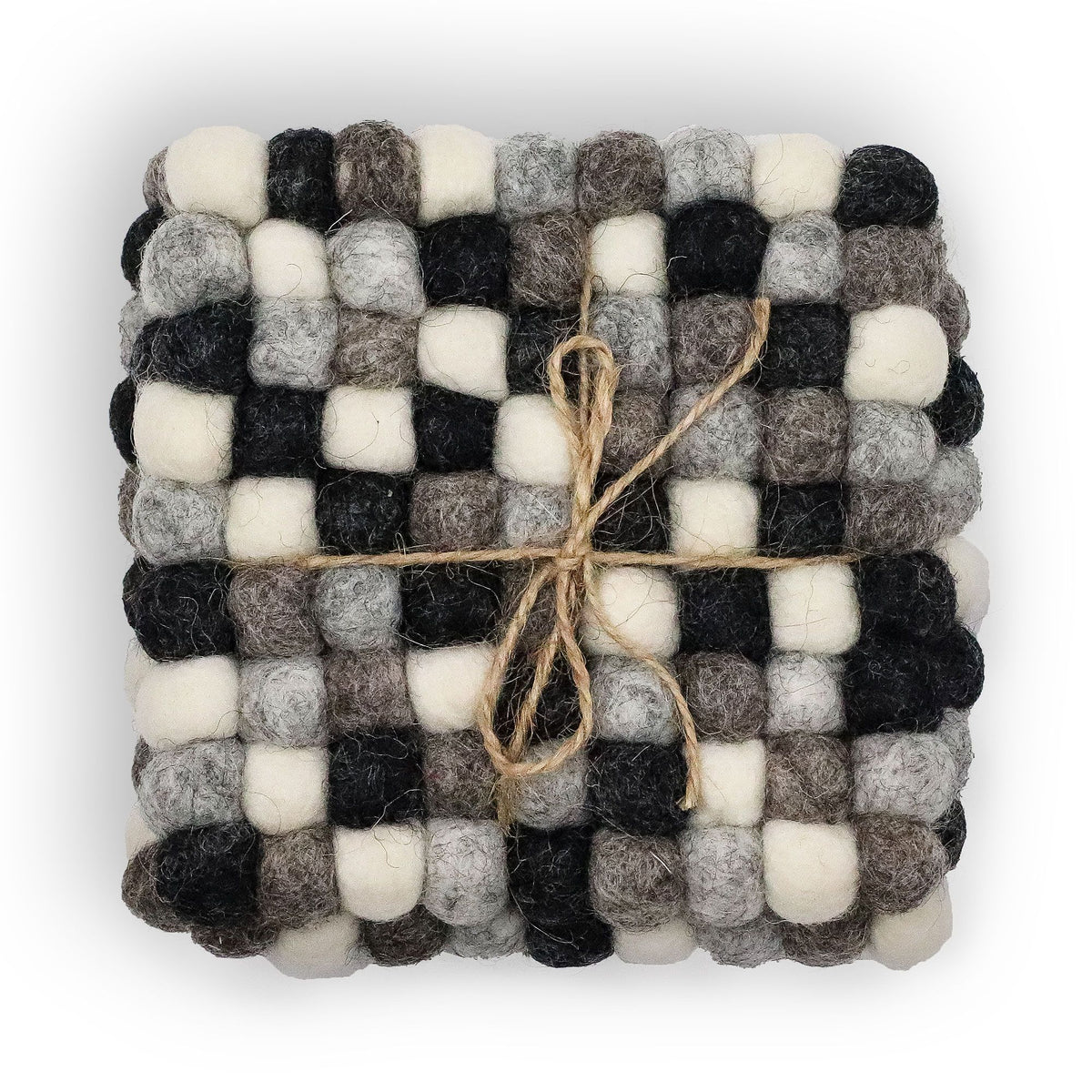 Quadratische Filzkugel-Untersetzer – 10 cm – Verschiedene Grautöne (4er-Set)