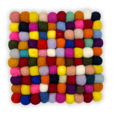 Quadratischer Filzkugel-Untersetzer – 20 cm – Mehrfarbig