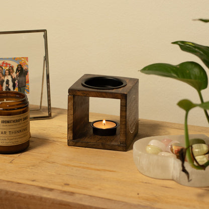 Quadratische Duftlampe aus Mangoholz – Elefant