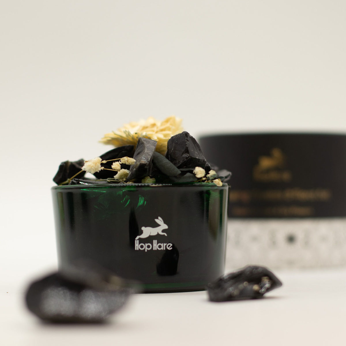 Hop Hare Set mit Kristallen zur Raumbeduftung und getrockneten Blüten – The Knight