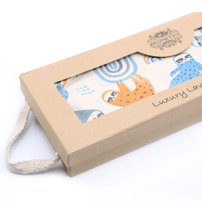 Luxus-Lavendel-Weizenkissen in einer Geschenkbox – Lazy Sloth