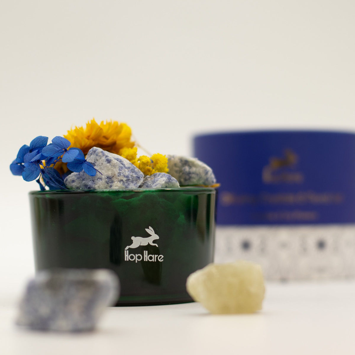 Hop Hare Set mit Kristallen zur Raumbeduftung und getrockneten Blüten – The Sun