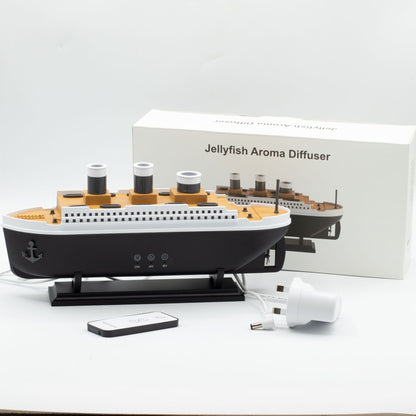 Aroma-Diffusor in Schiffsform mit Nebeleffekt und farbwechselnder LED